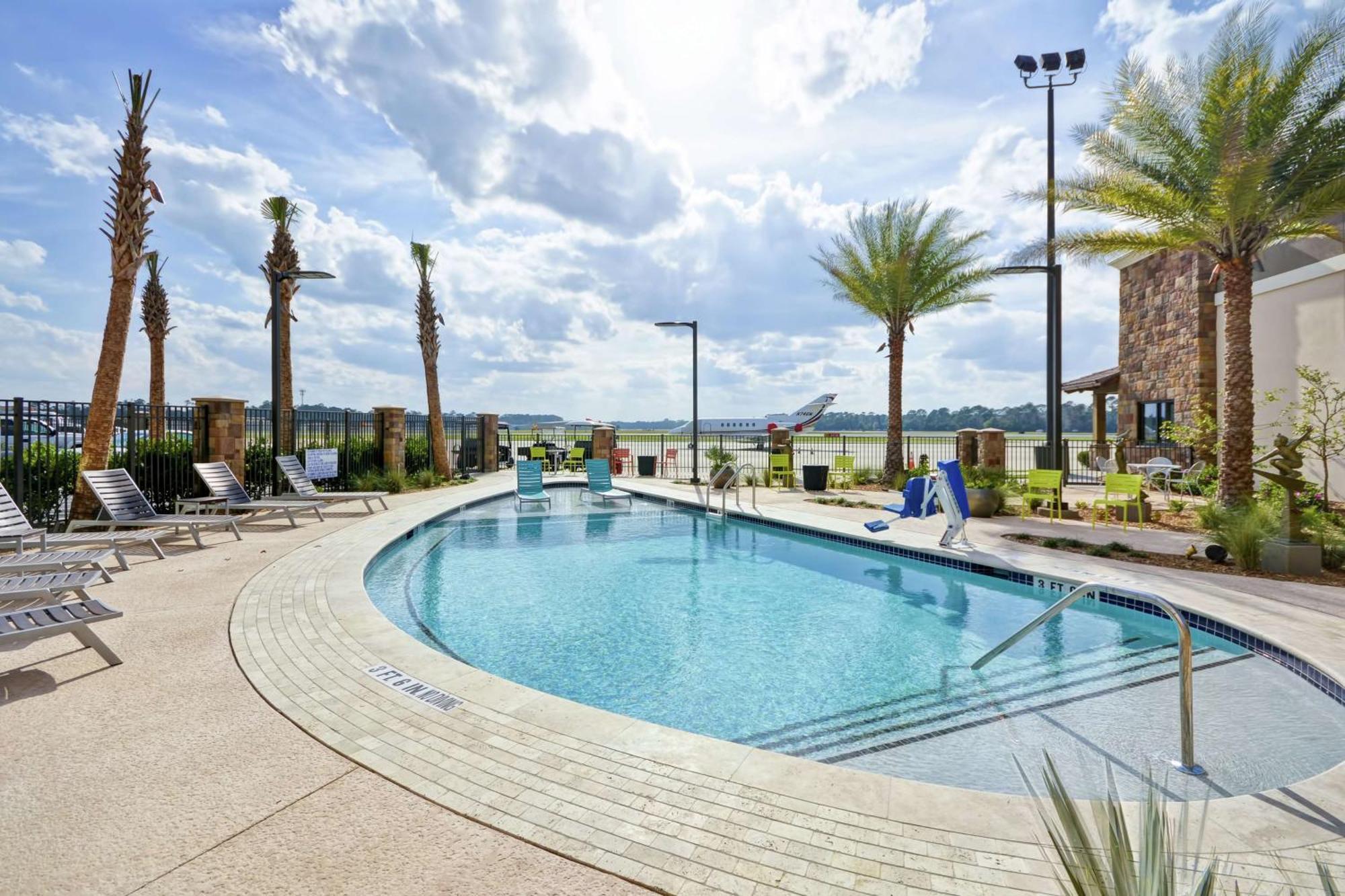 ホテル ホーム2 スイーツ バイ ヒルトン セント サイモンズ アイランド St. Simons Island エクステリア 写真